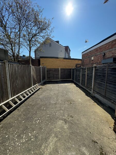 Lea Bridge Rd - E10 6AP