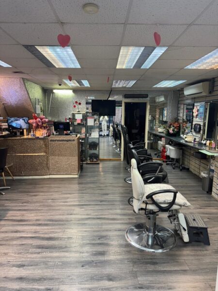 Chingford Mount Rd - E4 9AA