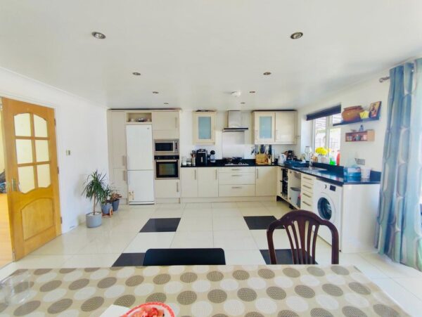 Northfield Road, TW5