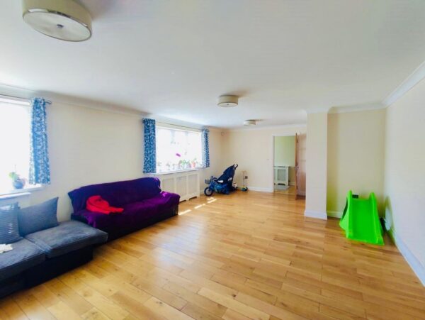 Northfield Road, TW5