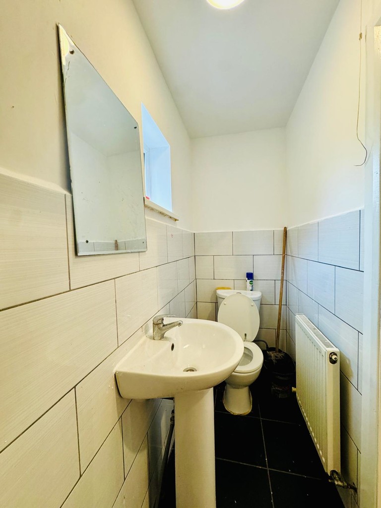 Flat 3, 262-264 High Road E11 3HS