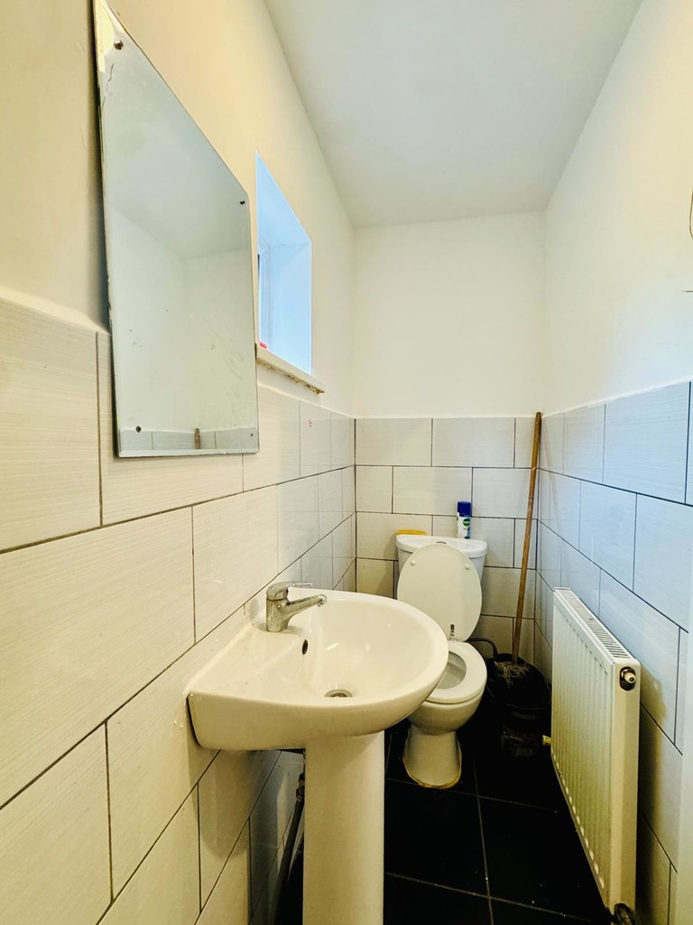 Flat 3, 262-264 High Road E11 3HS