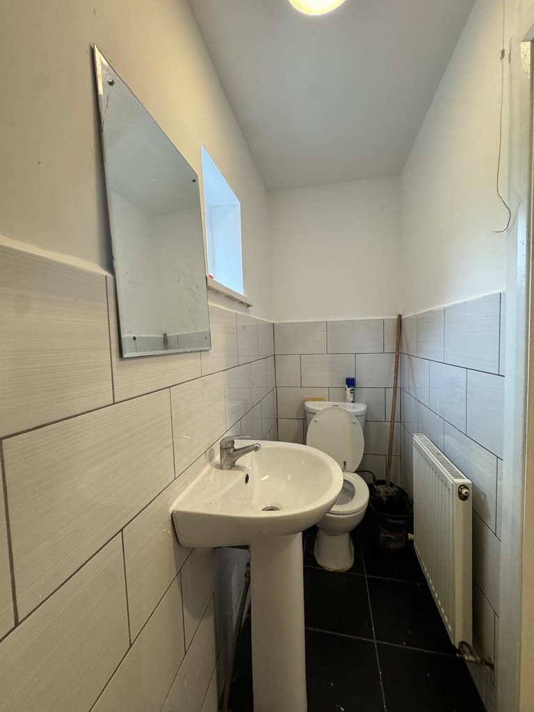 Flat 3, 262-264 High Road E11 3HS