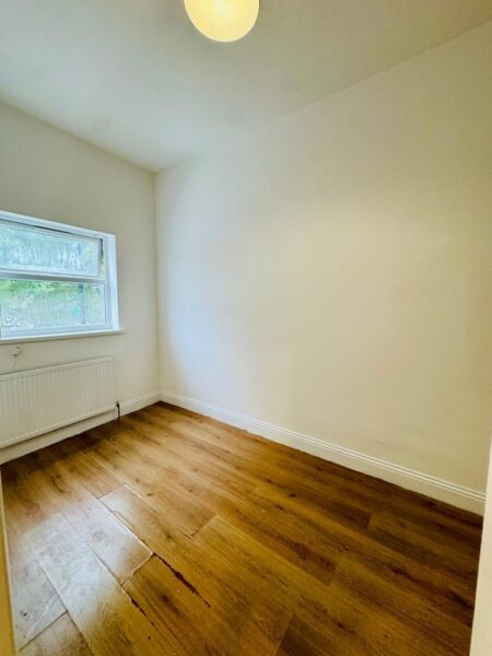 Flat 3, 262-264 High Road E11 3HS