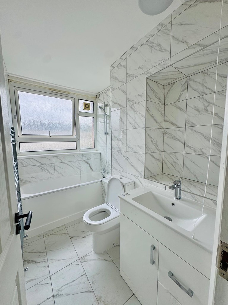 Brabazon St, London E14 6BL