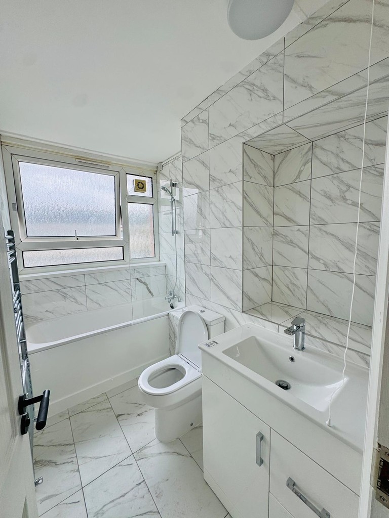 Brabazon St, London E14 6BL