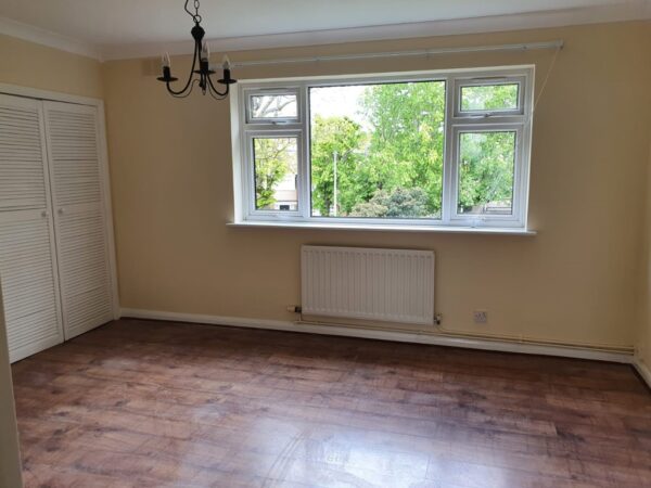 Hurst Court, Woodford