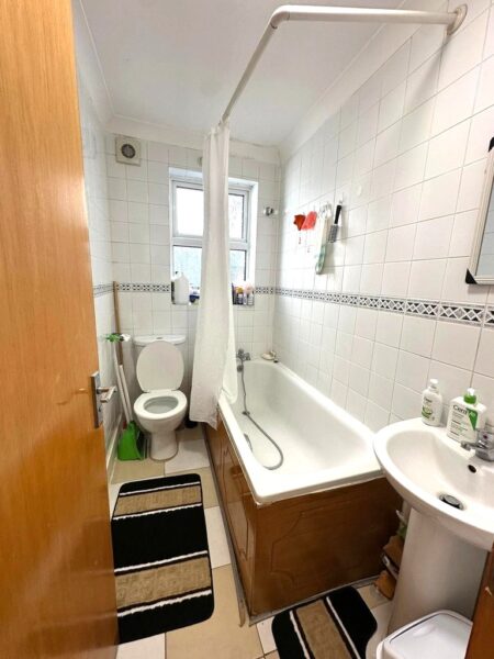 Hoe Street London E17 9AA