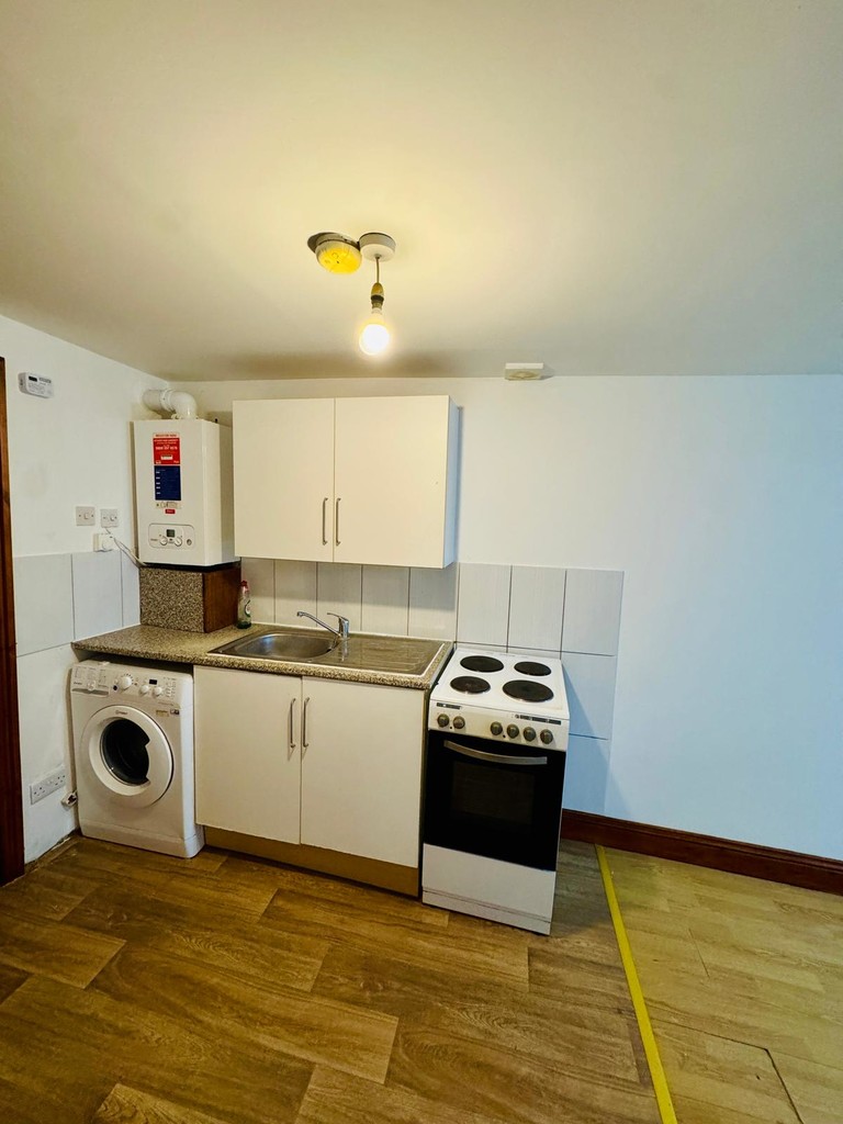 527-529 High Road E11