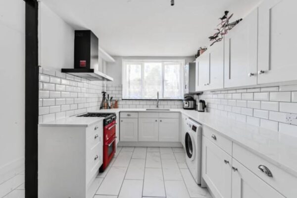 Evelyn Road, E17 9HE