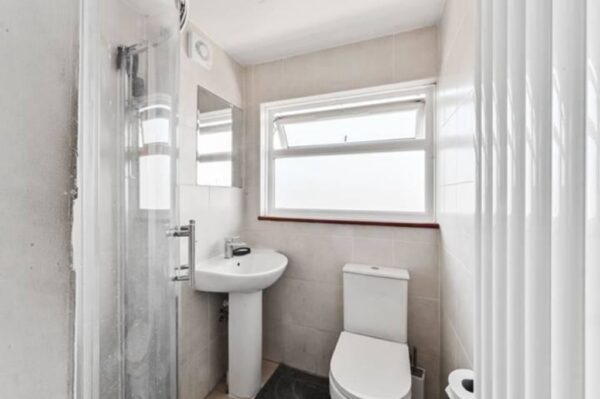 Evelyn Road, E17 9HE