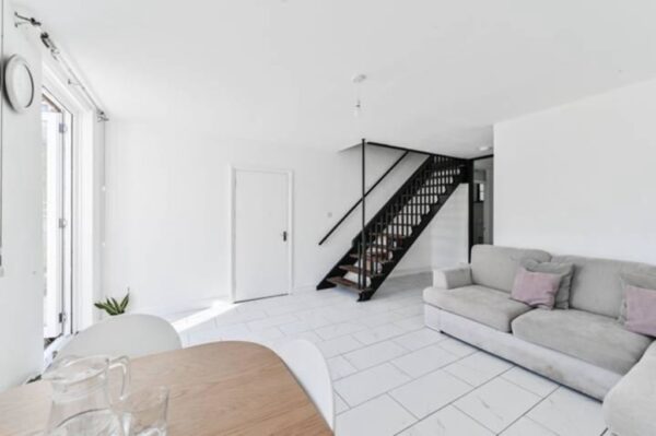 Evelyn Road, E17 9HE