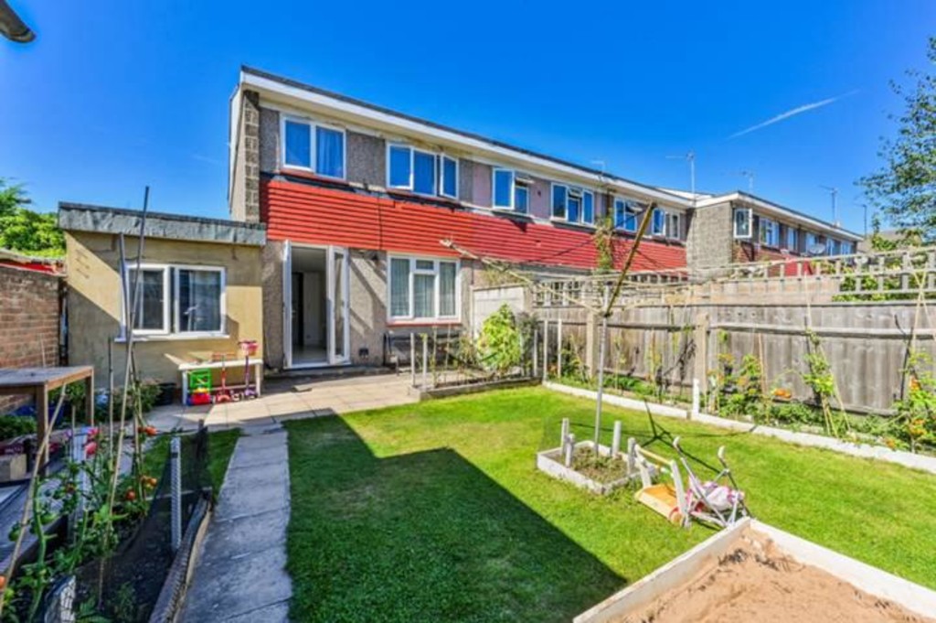 Evelyn Road, E17 9HE