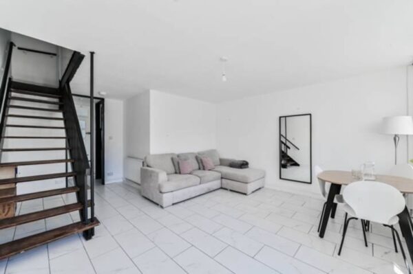 Evelyn Road, E17 9HE