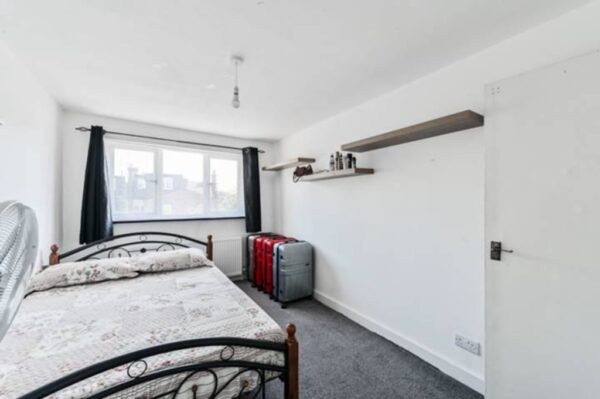 Evelyn Road, E17 9HE