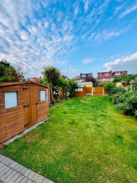 Abbotswood Gardens IG5