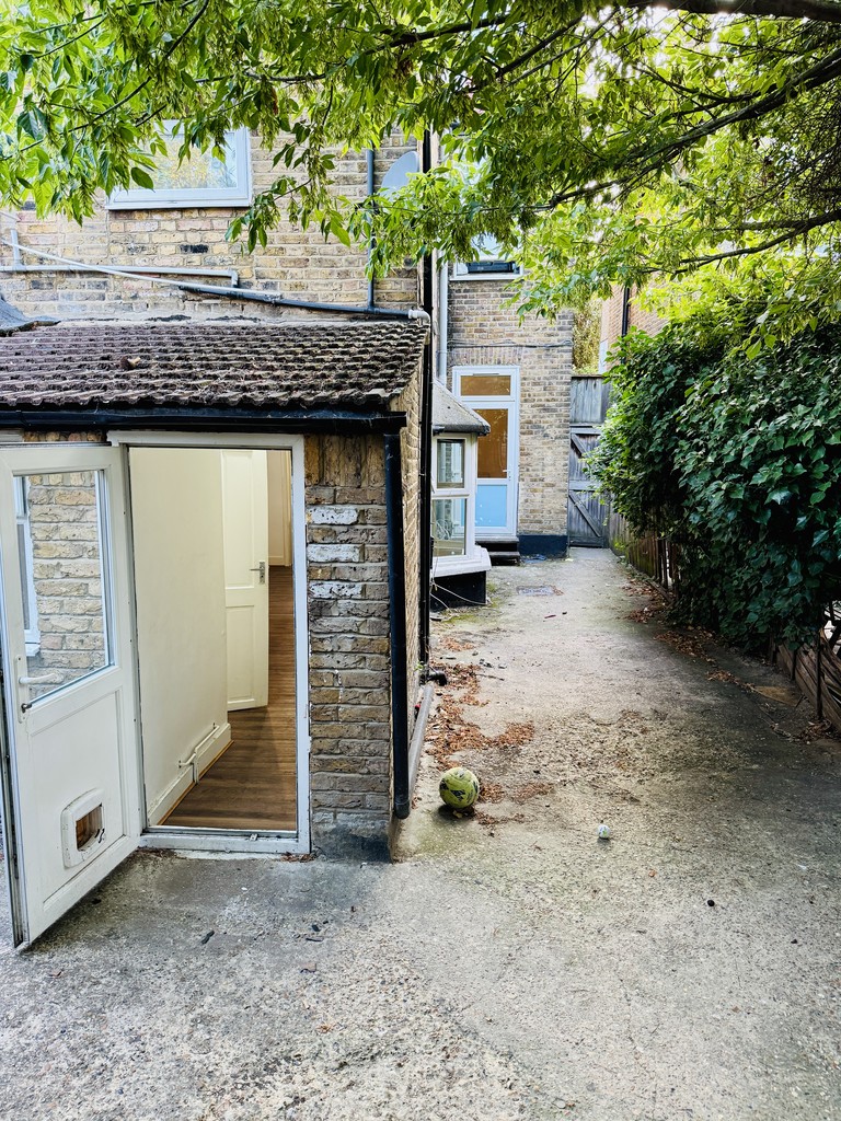 Palmerston Road E17 6PG