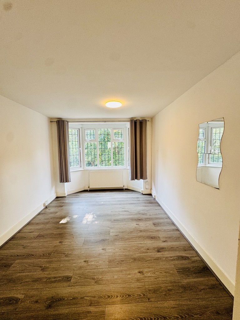 Tudor Ct, E17 8ET