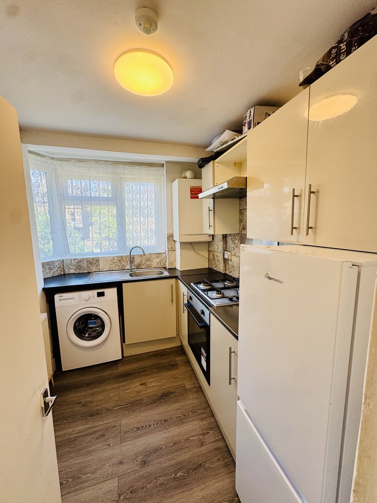 Tudor Ct, E17 8ET
