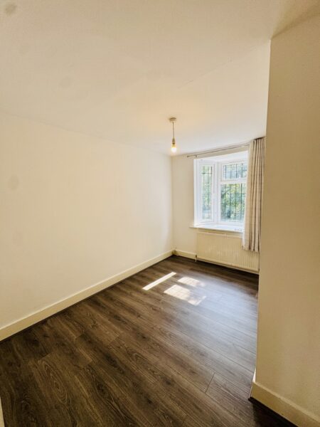 Tudor Ct, E17 8ET