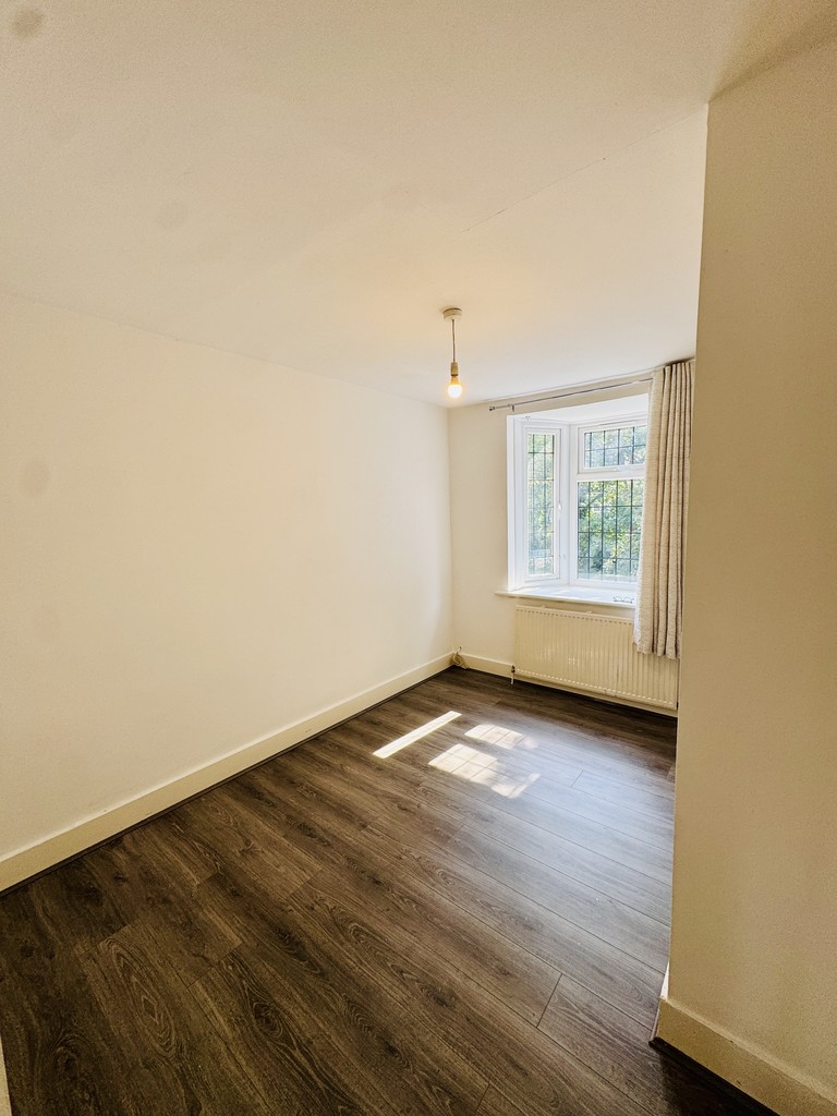 Tudor Ct, E17 8ET