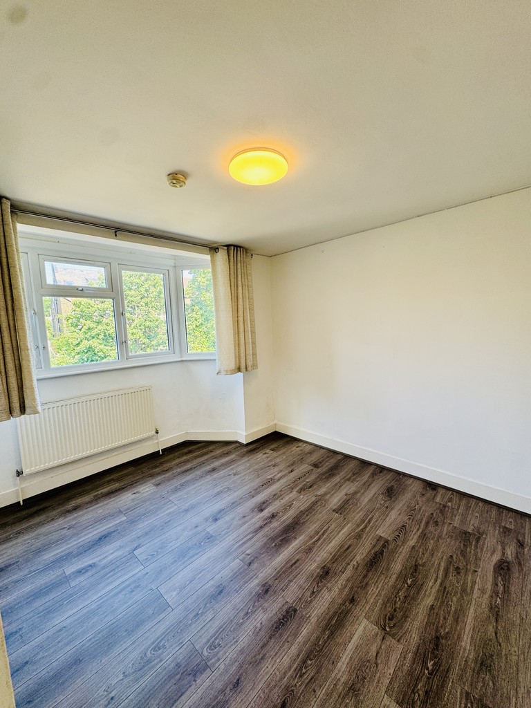 Tudor Ct, E17 8ET