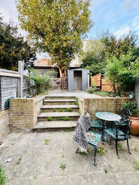 Smeaton Road, IG8 8BD