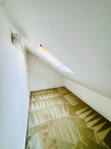 Smeaton Road, IG8 8BD