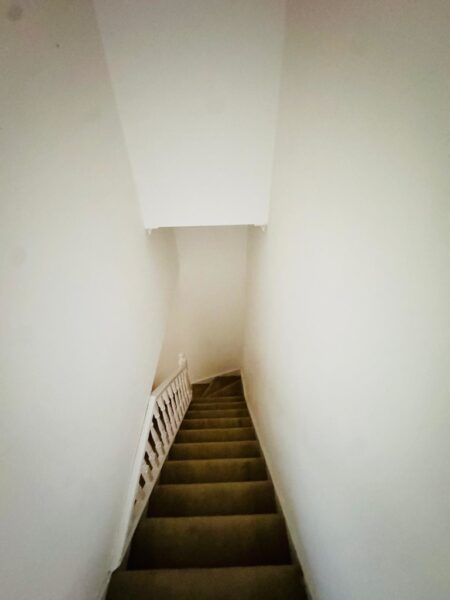 Smeaton Road, IG8 8BD