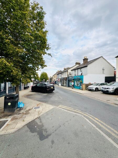 Queens Road, Buckhurst Hill, IG9 5BW